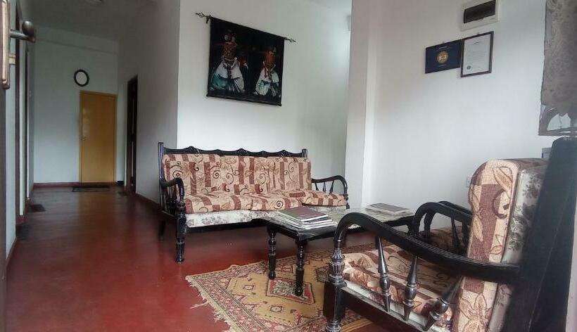 ペンション Chanaka Inn New Guest House