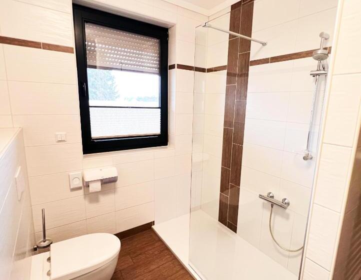 ペンション Fewo Zimmer Auszeit