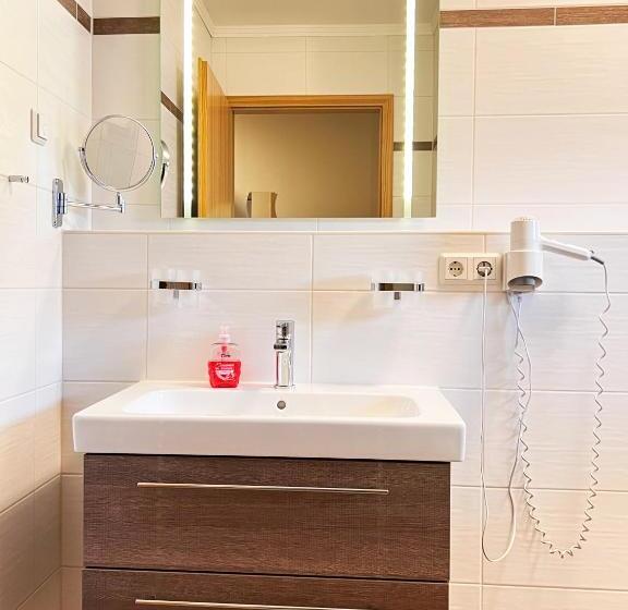 ペンション Fewo Zimmer Auszeit