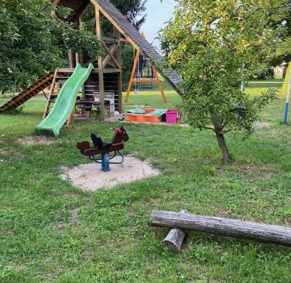 ペンション Fewo Zimmer Auszeit