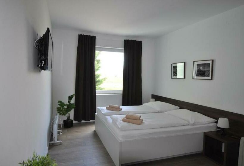 פנסיון Penzion Arenaostrov