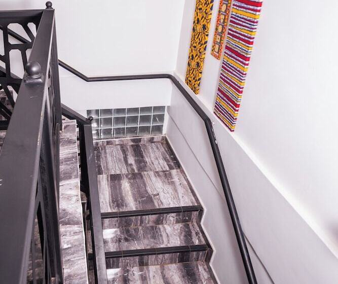 پانسیون Richjoy Lodge