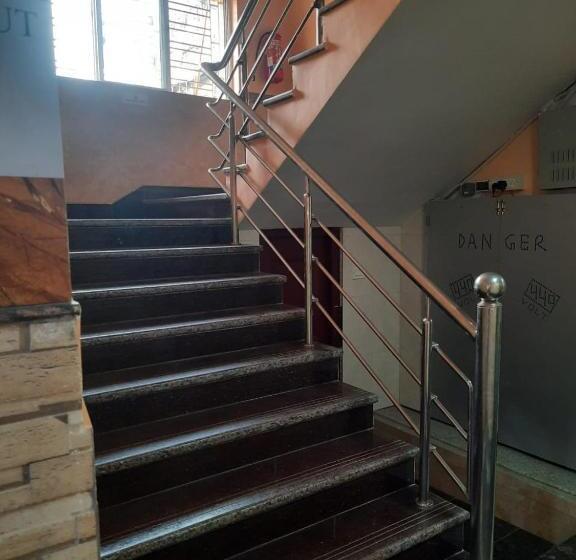 פנסיון Sandstone International