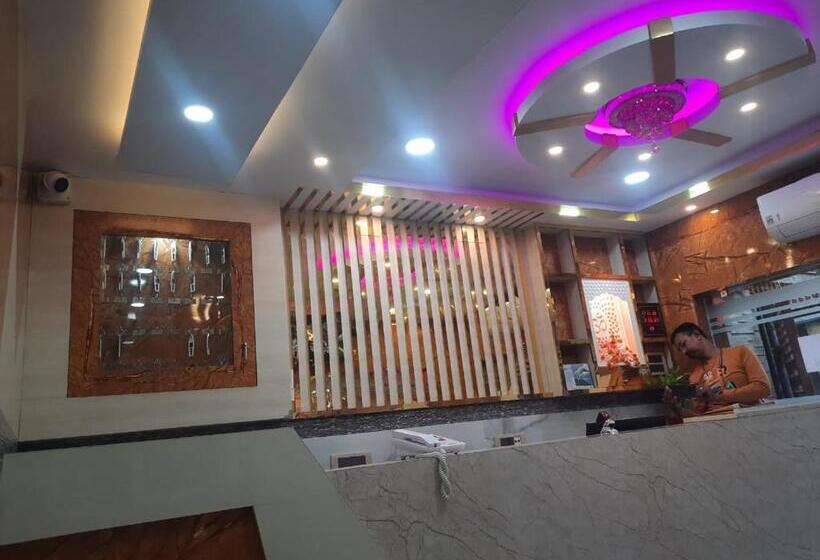 פנסיון Sandstone International