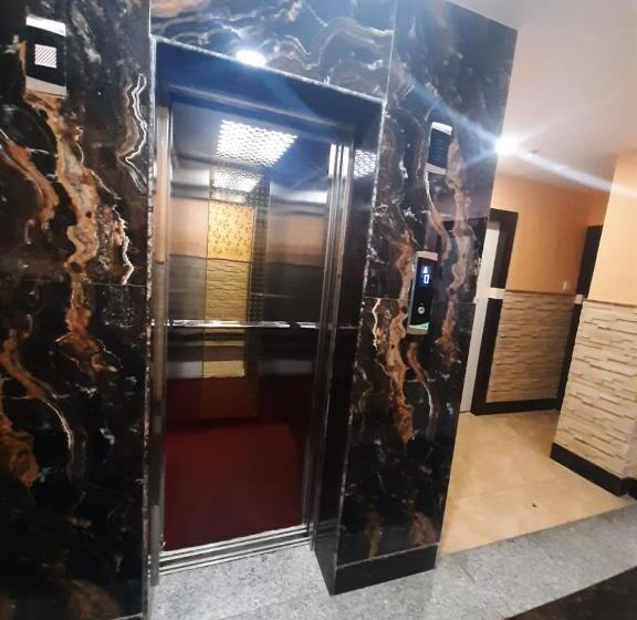 پانسیون Sandstone International