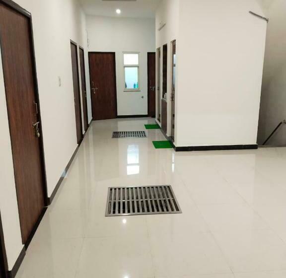 Пансион Shivalaya Residency