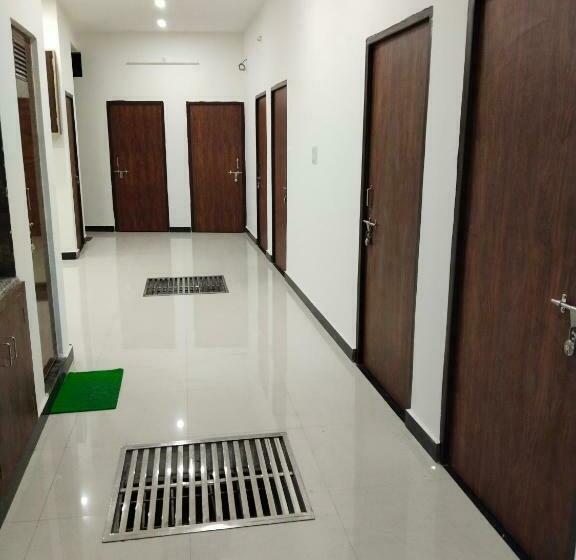 Пансион Shivalaya Residency