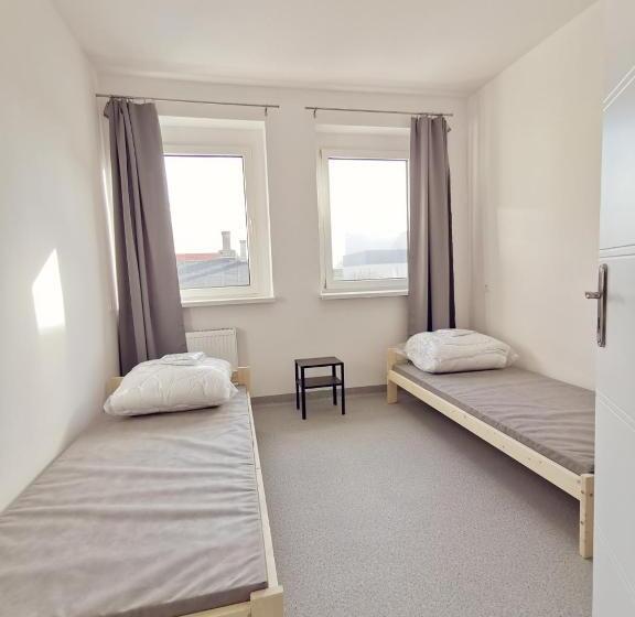 فندق صغير Komfortowa Kwatera