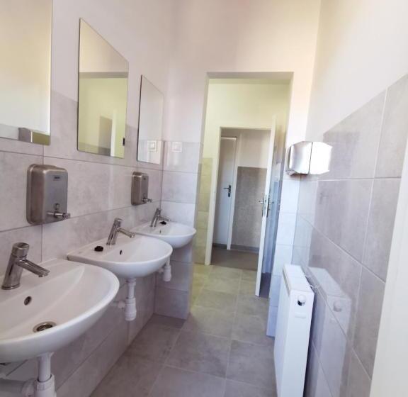 فندق صغير Komfortowa Kwatera