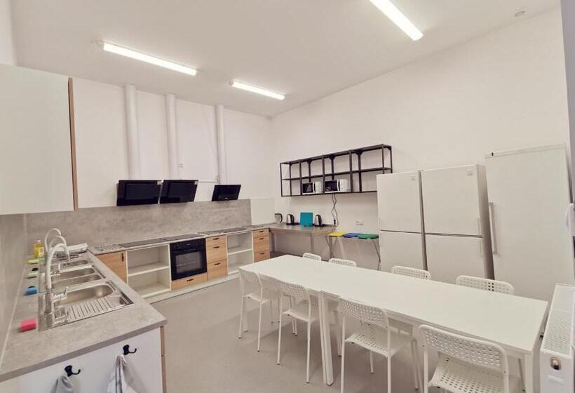 فندق صغير Komfortowa Kwatera