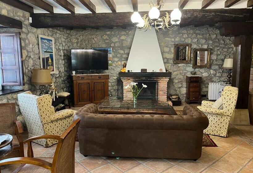 هاستل Posada San Tirso