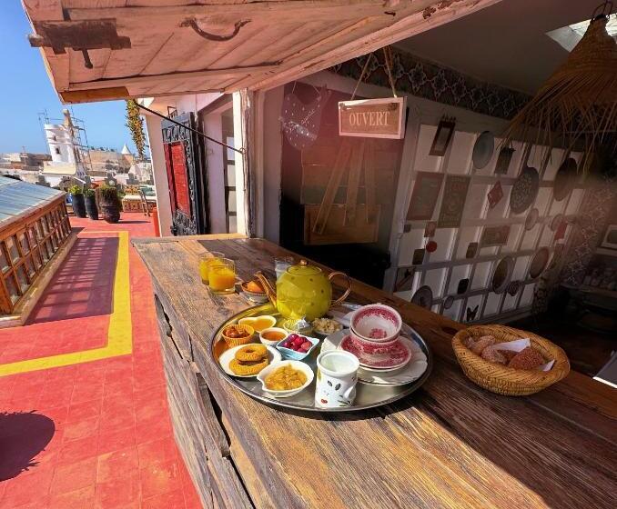 تختخواب و صبحانه Les Terrasses D Essaouira   Yoga Studio