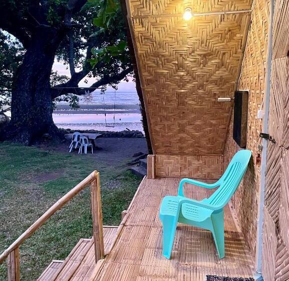 تختخواب و صبحانه Borbon S Treehouse By The Sea