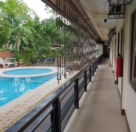 تختخواب و صبحانه Diakopes Inn