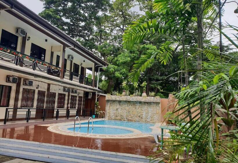 تختخواب و صبحانه Diakopes Inn