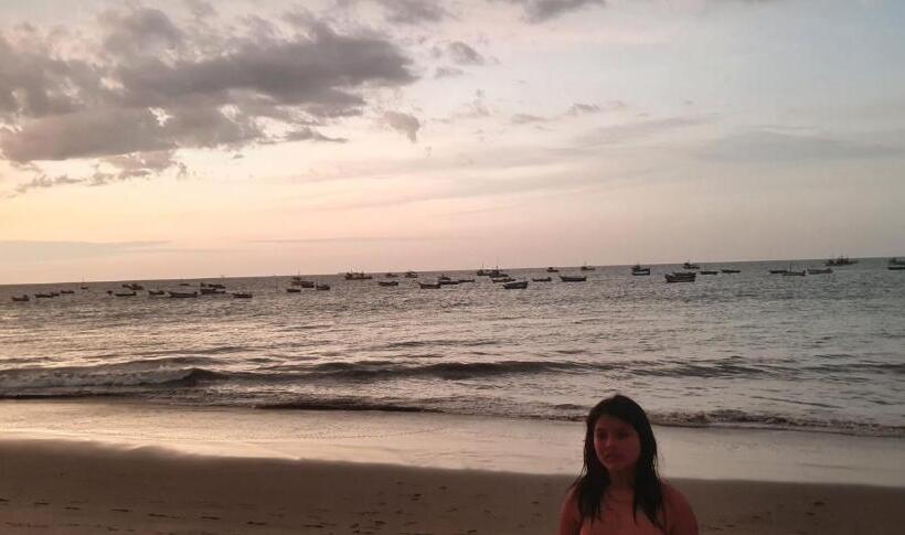 تختخواب و صبحانه Hospedaje & Casa Playa Aurora