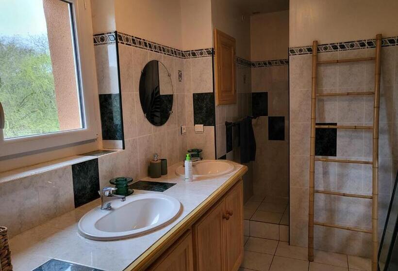 住宿加早餐  La Boriette Du Rougier