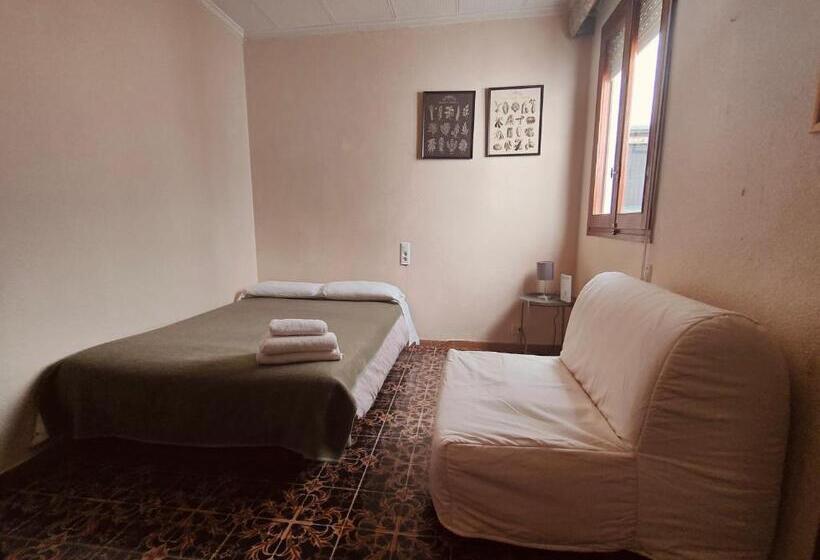 Bed and Breakfast Pensión Benavente Ap 7 3min Coche Playa 5 Min Self Check In 24h