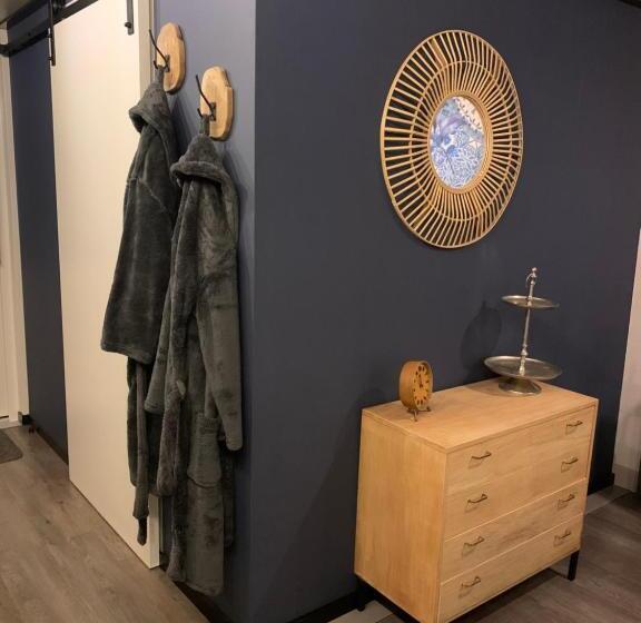 Het Atelier, Sfeervolle B&b Compleet Appartement In Hartje Staphorst