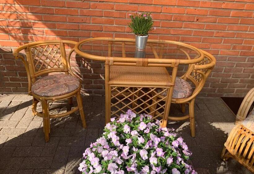 Het Atelier, Sfeervolle B&b Compleet Appartement In Hartje Staphorst
