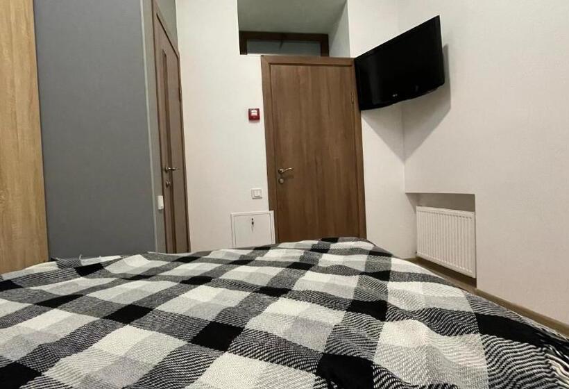 هتل сейф: міні готель 24х7