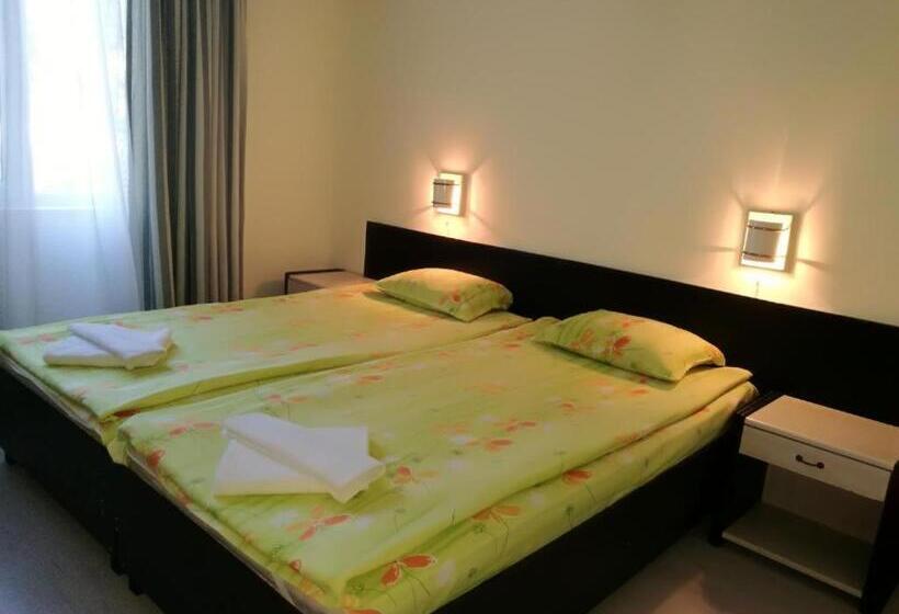 ホテル хотел русалка