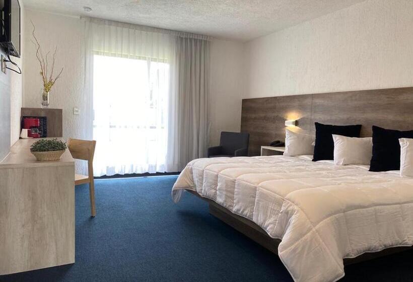 Отель Aeropuerto Morelia