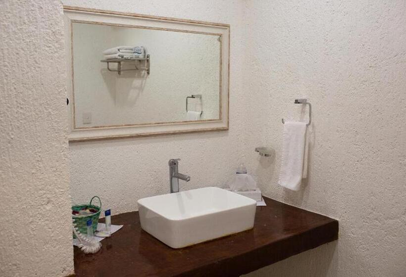 Отель Aeropuerto Morelia