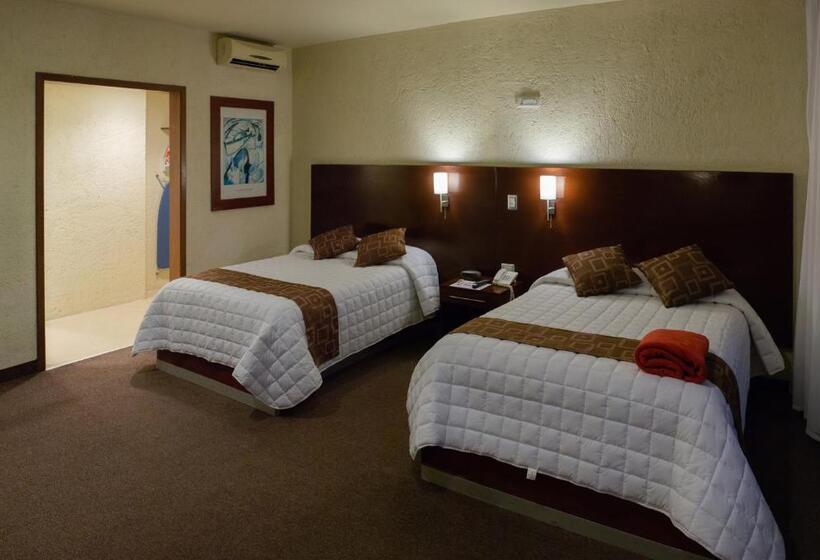 Отель Aeropuerto Morelia