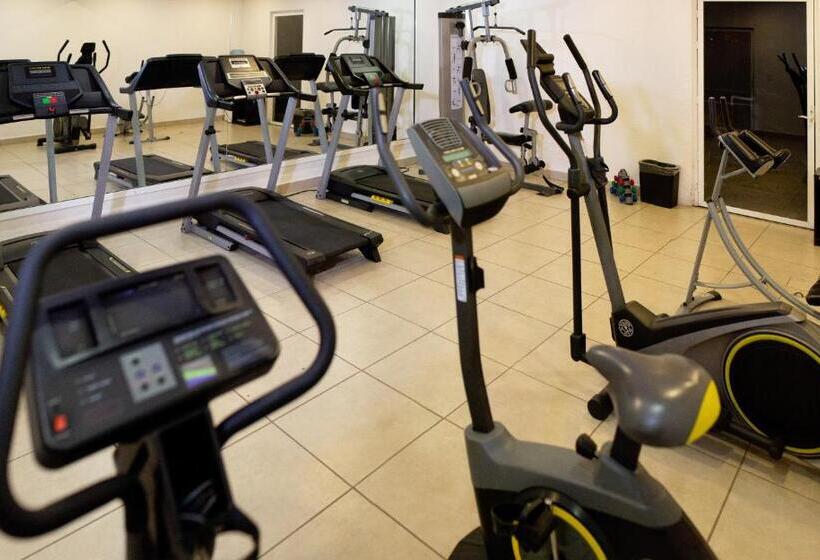 Отель Aeropuerto Morelia