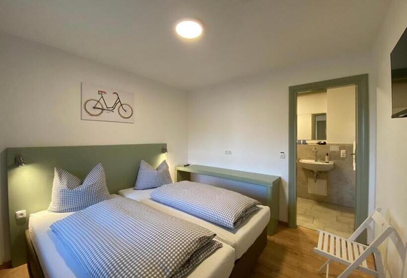 Отель Bike Lodge Spessart