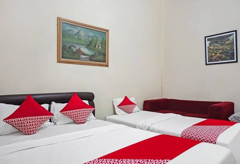 בית מלון כפרי Capital O 92134 Bogor Guest House Syariah