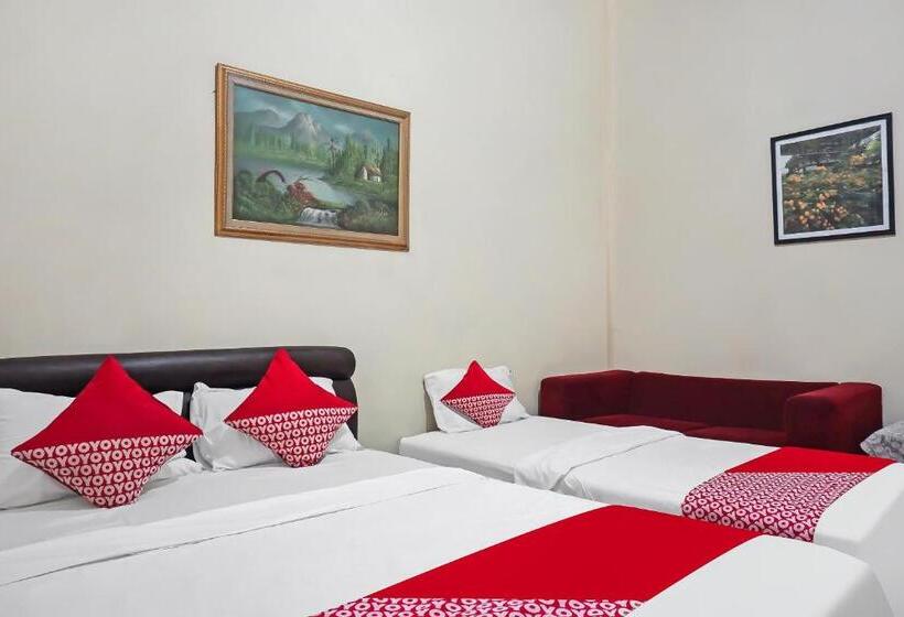 בית מלון כפרי Capital O 92134 Bogor Guest House Syariah