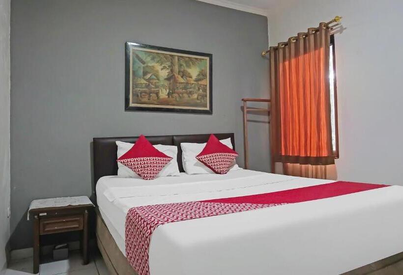 בית מלון כפרי Capital O 92134 Bogor Guest House Syariah