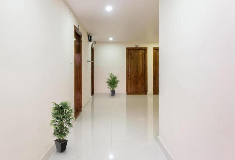 Отель Capital O Mvp Check Inn