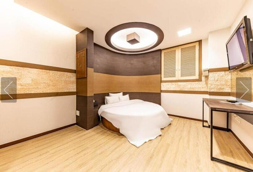 فندق Cheonan Star