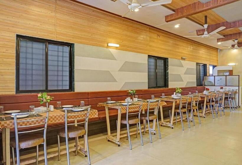 בית מלון כפרי Collection O Rahul Executive & Lodging