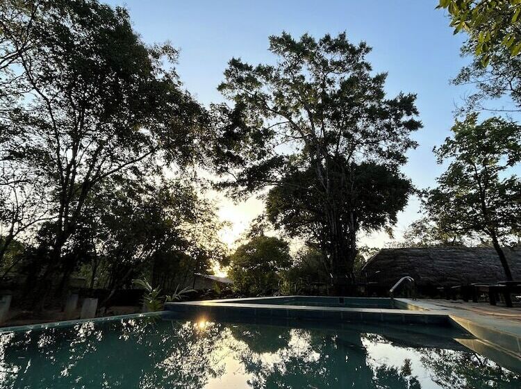 ホテル Gabaa Resort & Spa   Habarana