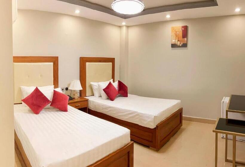 Grand Luxury Hotel Multan