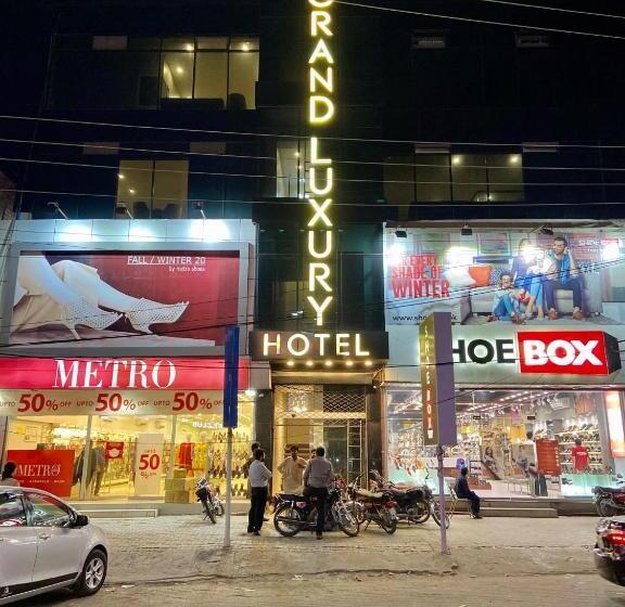 Grand Luxury Hotel Multan