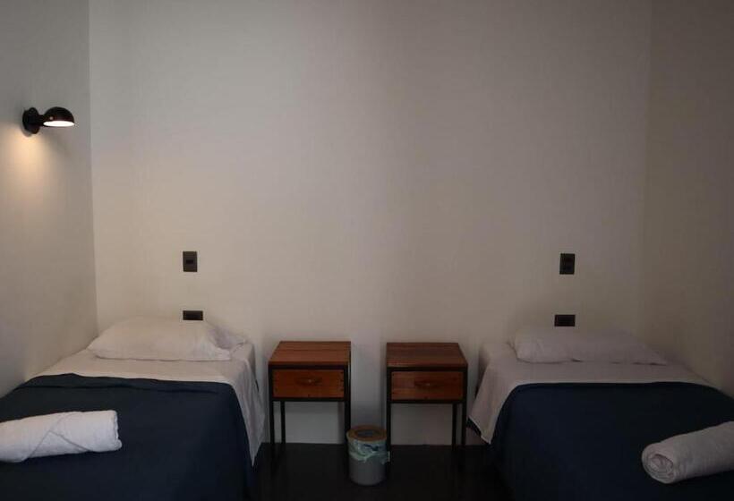 酒店 Hostal Litoral