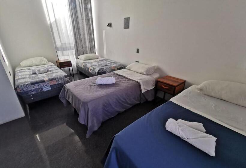 酒店 Hostal Litoral