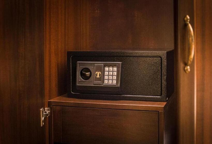 هتل La Paloma Blanca