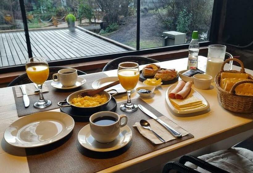 Отель Llaimadomo