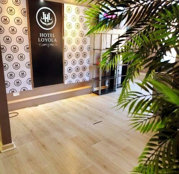 Отель Loyola
