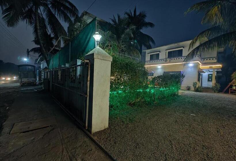 בית מלון כפרי Moonshine Villa