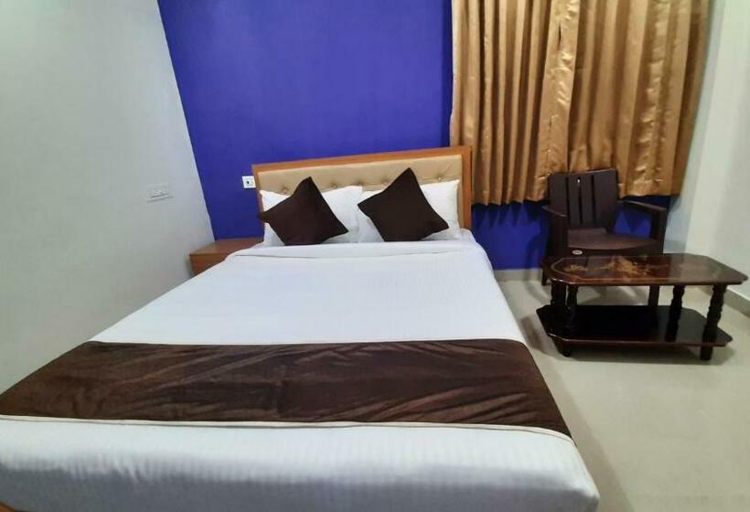 Отель Naadi Stayinn Premium Rooms