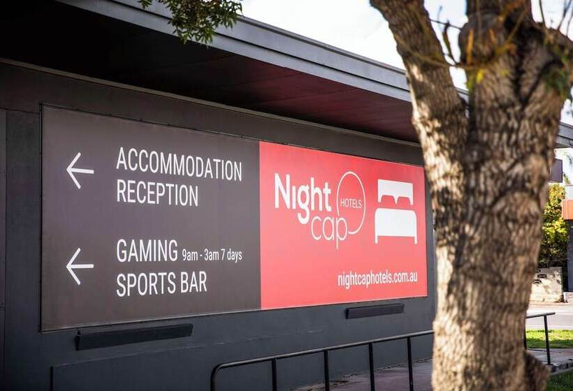 هتل Nightcap At Empire