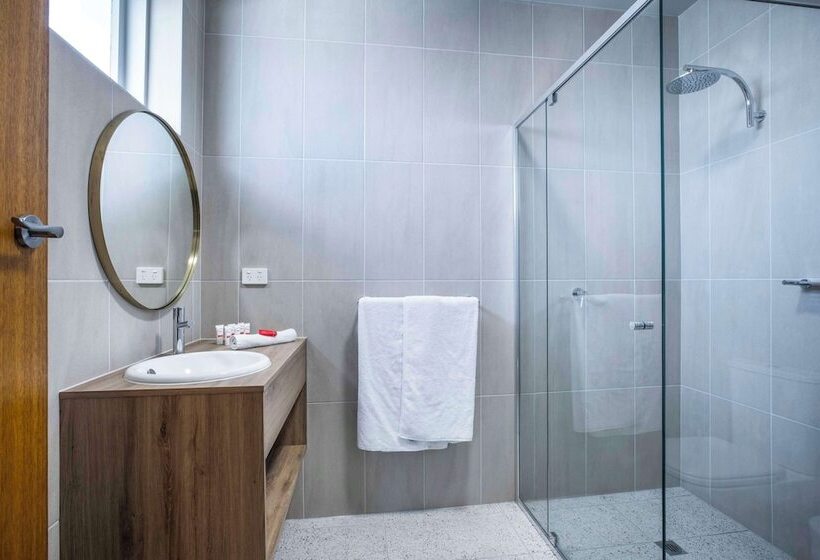 Отель Nightcap At Empire