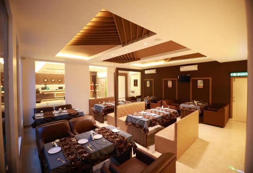 Отель Palace En Paradise